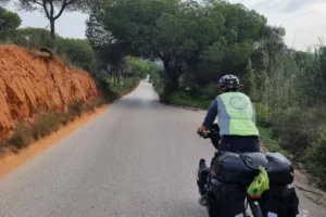 Fahrrad-Weltreise Drohne weg, rosa Flamingos und ein Schal aus feinstem Kaschmir